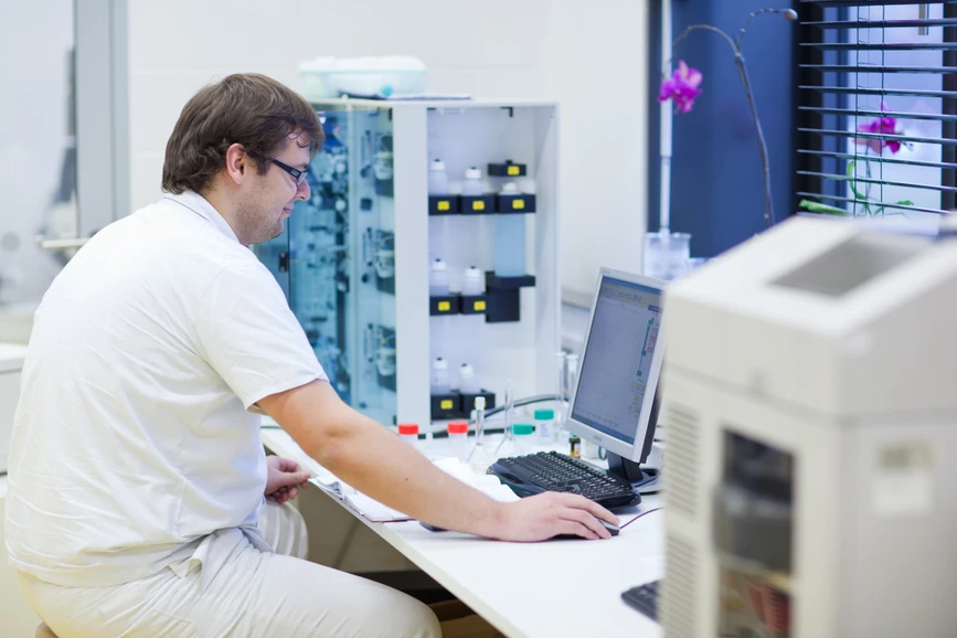 Univerzita Palackého v Olomouci: Katedra analytické chemie