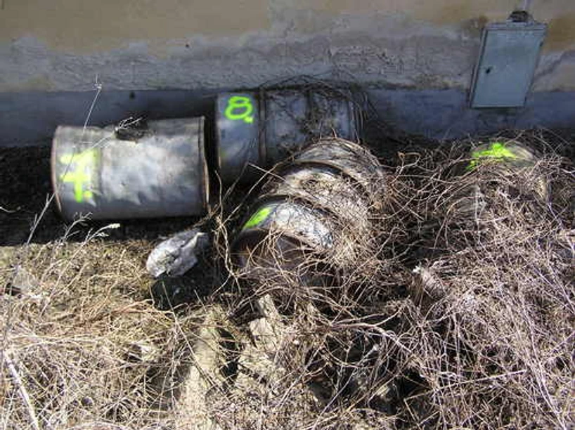 Hasičský záchranný sbor ČR/ŠS Tišnov: Nález ocelových sudů s neznámou látkou v Židlochovicích