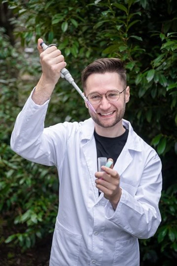 AVČR/Jana Plavec: Breberky mě fascinovaly odmala, říká mikrobiolog Michal Kraus: Michal Kraus z Mikrobiologického ústavu AV ČR. (CC)