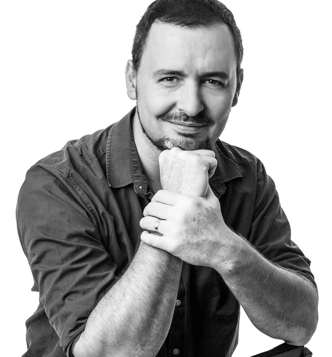 AV ČR/Jana Plavec: Tomáš Pluskal: Vědec s černým páskem