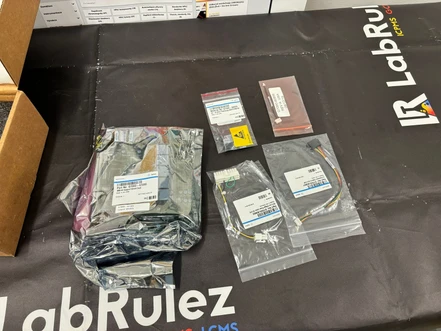 Agilent kabelová sestava pro připojení a napájení foreline vakuové vývěvy pro GC/MSD (IMB140 Support Kit), G7003-67275 (Nové)