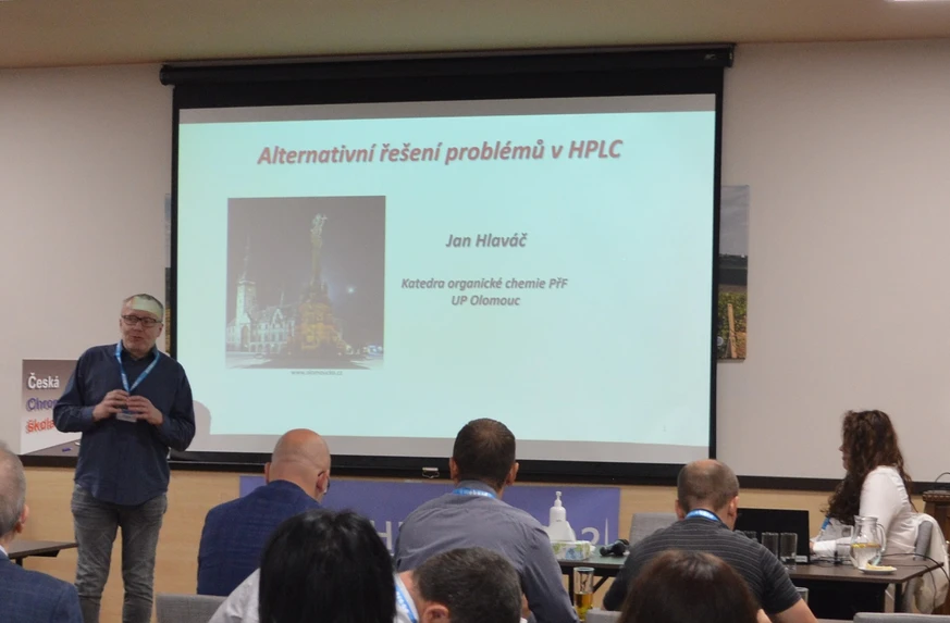 Alternativní řešení problémů v HPLC (J. Hlaváč)