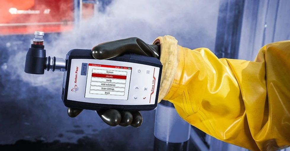 Anton Paar: Cora 100 ruční Ramanův spektrometr.