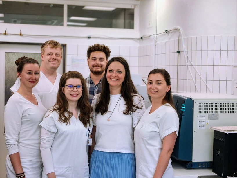 Avanti Research/Aleš Kvasnička: Náš tým, který se podílí na vývoji diagnostických metod v Laboratoři dědičných metabolických poruch ve Fakultní nemocnici Olomouc. Zleva: Dana Dobešová, David Friedecký, Eliška Ivanovová, Aleš Kvasnička (já), Jaroslava Friedecká a Barbora Piskláková.
