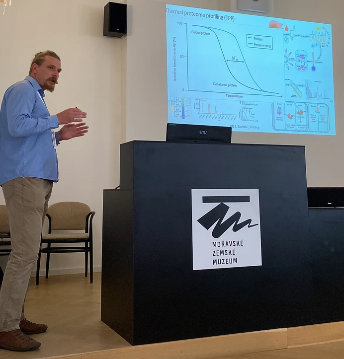 ČSHS: Orbitrap Ascend - experience in proteomics core facility (Karel Harant)