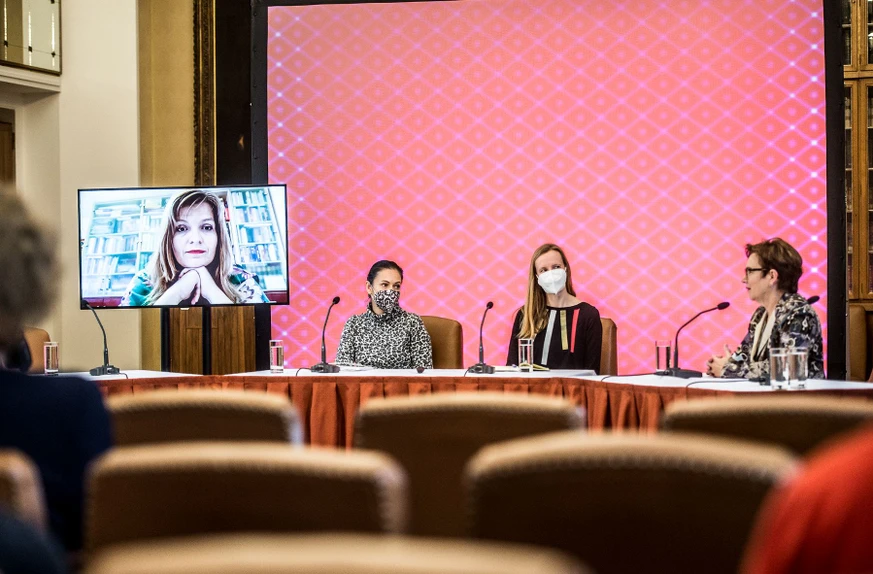 Forum/Vladimír Šigut: Zleva: Alice Němcová Tejkalová (online), Jana Kalbáčová Vejpravová, Vladimíra Petráková a Jiřina Bartůňková.