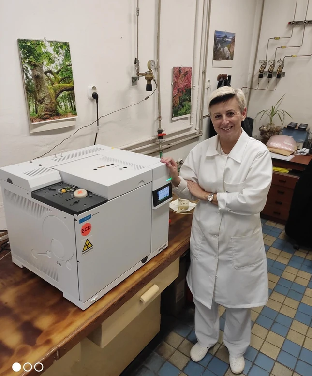 HPST: GC Agilent 8860 v laboratoři výzkumných a ekologických služeb OAS/LAVES provozovatele Spolchemie, a.s.