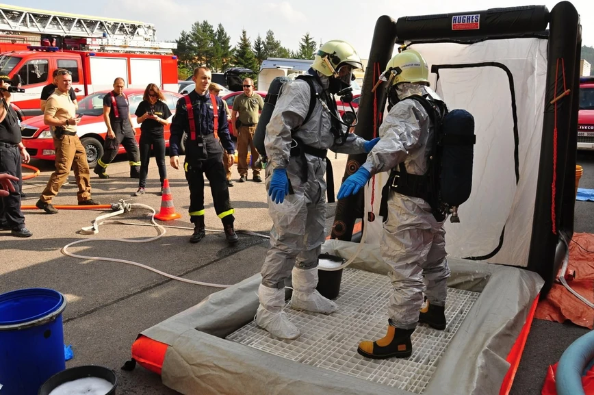 HZSCR: Dekontaminace.