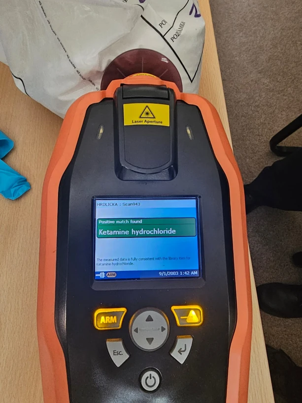 HZSCR: Spolupráce našich specialistů na chemickou ochranu s Národní protidrogovou centrálou - efektivní detekce drog