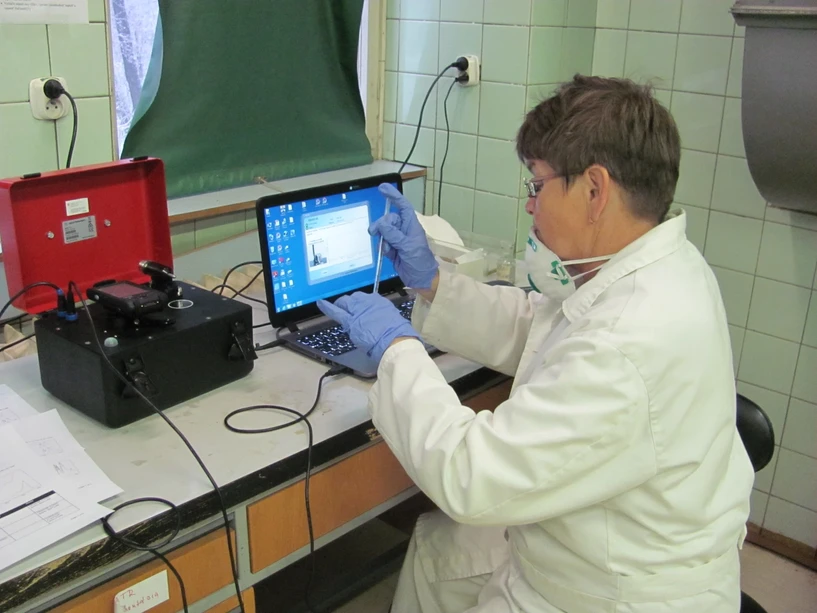 Revue CO: Použitie ATR spektrometra Agilent Carry 4500 v laboratóriu KCHL CO v Jasove