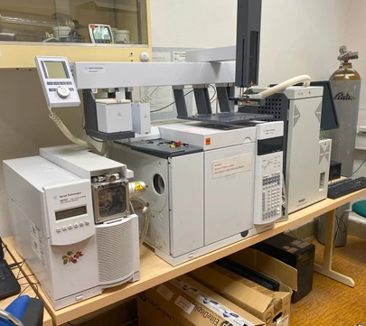 Agilent 7890A/5975C GC/MSD (G3440A/G3174A) (Repasovaný)