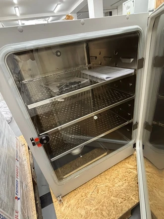 Binder CO2 inkubátor CB260 (Testováno)