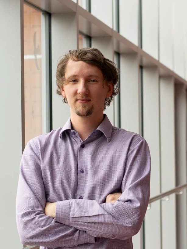 MUNI: Proteinový vědec Jan Velecký: Strojové učení může zazářit tam, kde už lidská představivost nestačí