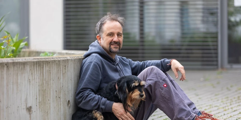 Magazín M / Radek Miča: Výzkum je pro mě pořád vzrušující hra.