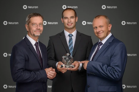 Michal Holčapek, Ondřej Peterka a Zdeněk Jirsa získali Cenu Neuron 2023 za propojení vědy a byznysu