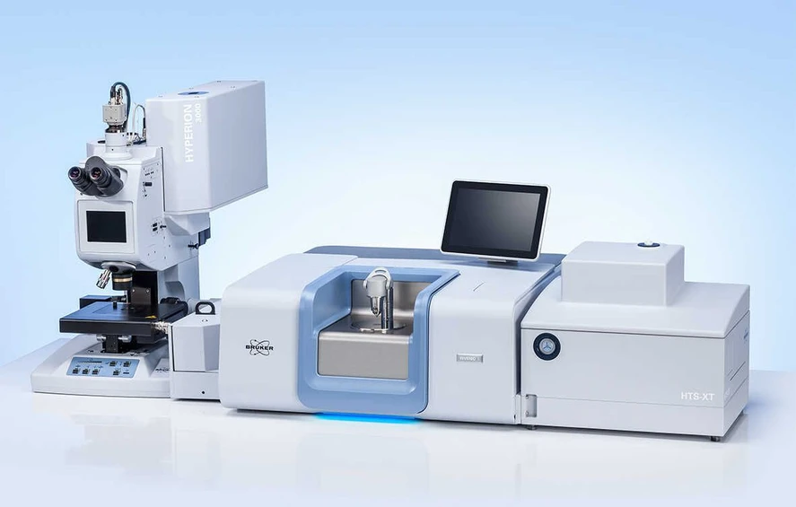 Optik Instruments: Obr. 4 – INVENIO v konfiguraci s R&D FTIR mikroskopem Hyperion 3000 s FPA detektorem a příslušenstvím pro high-throughput screening (HTS-XT)