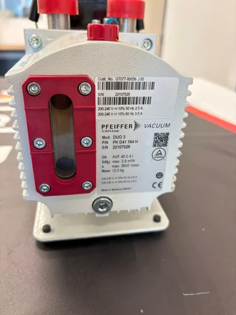 Pfeiffer Vacuum DUO 3 (G7077-80056) – Olejová dvoustupňová rotační vývěva (Bazar)