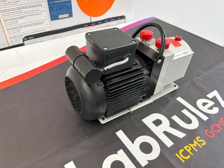 Pfeiffer Vacuum DUO 3 (G7077-80056) – Olejová dvoustupňová rotační vývěva (Bazar)