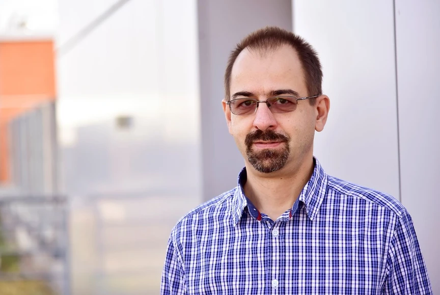 <ul>
<li><strong>Foto:</strong> RECETOX, CC-BY: Environmentální chemik Branislav Vrana: Na první konferenci do Švýcarska jsem jel starou felicií</li>
</ul>
