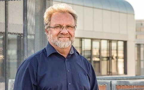 Emeritní profesor Holoubek: Zpočátku jsme měli jen pár přístrojů, které patřily spíš do muzea, ale dnes můžeme být na RECETOX hrdí.