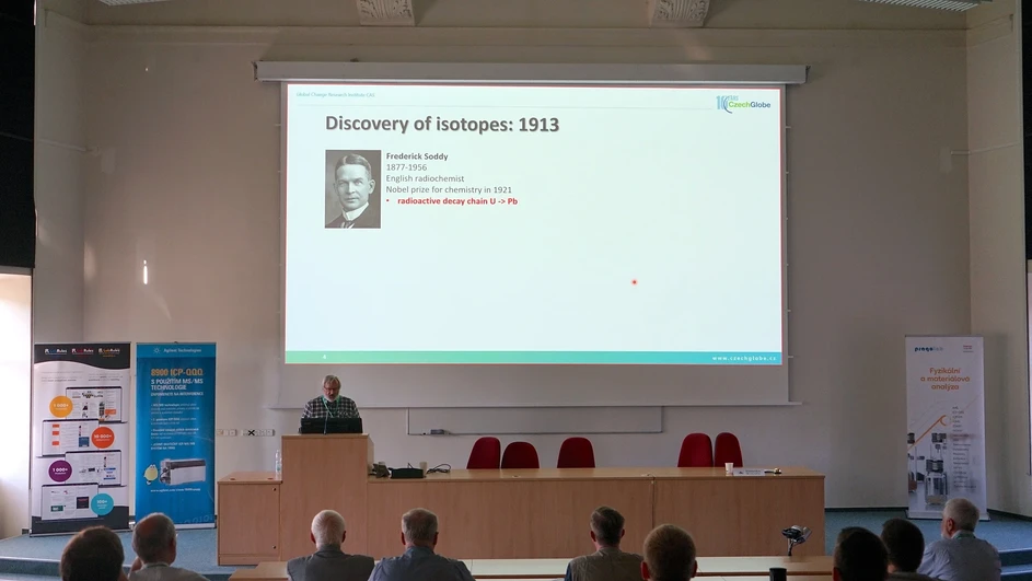 SSJMM: IRMS on the tides of the past (J. ČÁSLAVSKÝ)