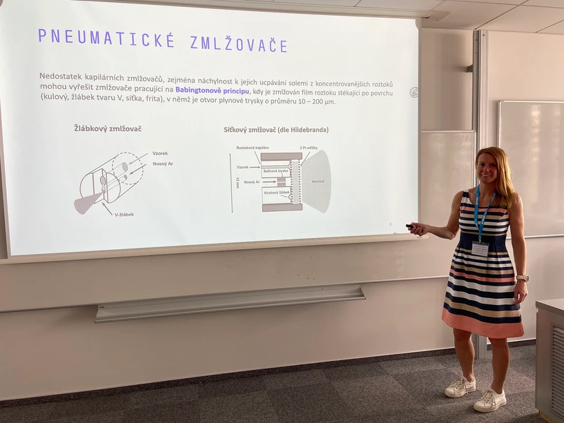 SSJMM: Zavádění vzorků do plazmatu (Markéta Holá)