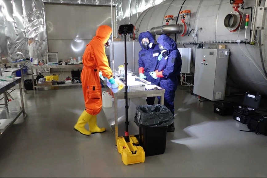 SÚJCHBO: Obrázek 9 - Pracoviště v rámci proof of concept kampaně v rámci vývoje nového detekčního přístroje na principu SERS