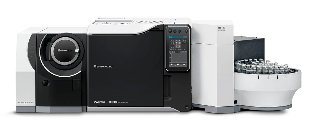 Shimadzu: GCMS/MS systém Shimadzu TQ8050 ve spojení s autosamplerem HS-20 NX