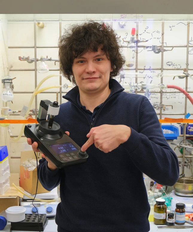 PřF UK: Nová chemická laboratoř na Přírodovědecké fakultě - Syntetická elektrochemie - dnes stačí jen stisknout tlačítko, archív Rafaela Navrátila