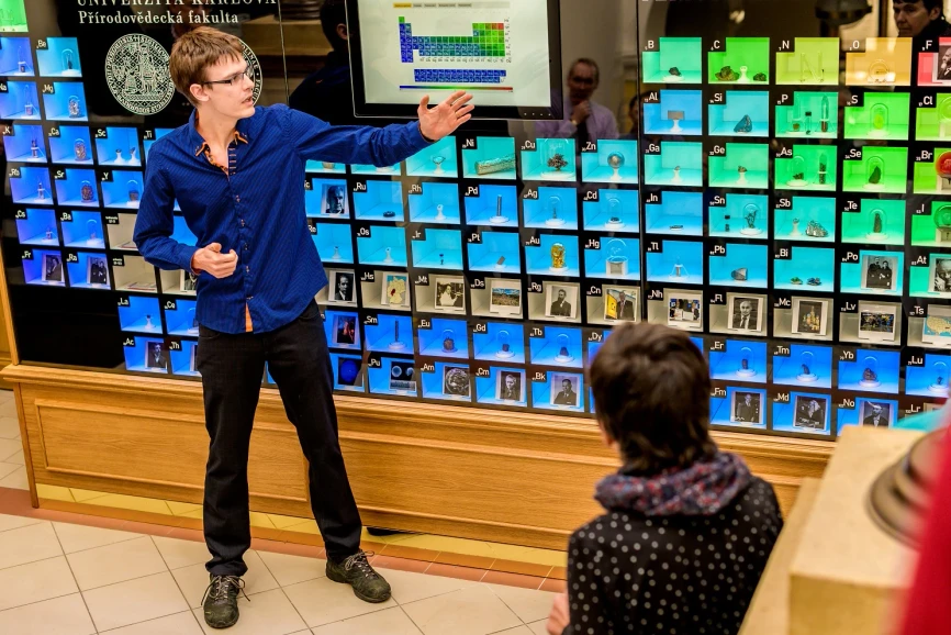 UK Přf: Slavnostní představení Periodické tabulky veřejnosti (dr. Míka)