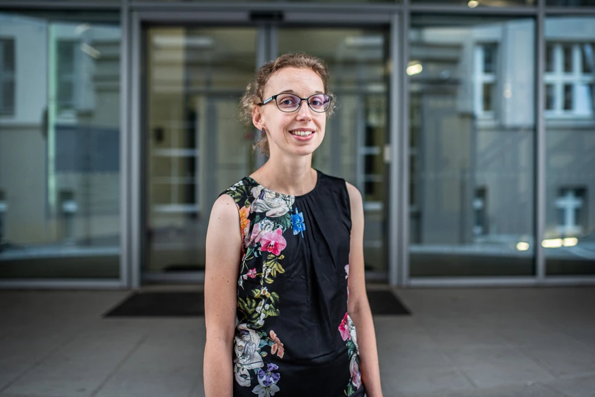 ÚOCHB/Tomáš Belloň: Dr. Veronika Šlachtová, první autorka studie, ÚOCHB AV ČR