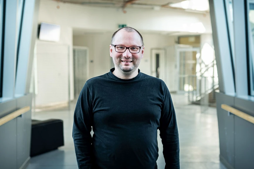 ÚOCHB/Tomáš Belloň: Dr. Petr Cígler, vedoucí vědecké skupiny Syntetická nanochemie v ÚOCHB.