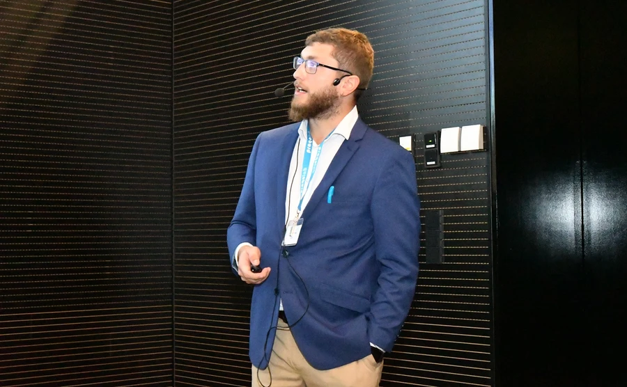 UOChB/Michal Hoskovec/PMHPMS: Temperature-Controlled Electrospray - A Window into Solution Thermochemistry of Non-Canonical Nucleic Acid Complexes (Adam Pruška)