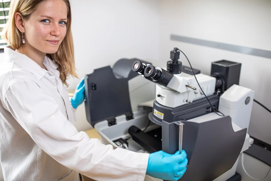 UPOL/KACh: Ramanův mikroskop DXR 2 (Thermo, USA)