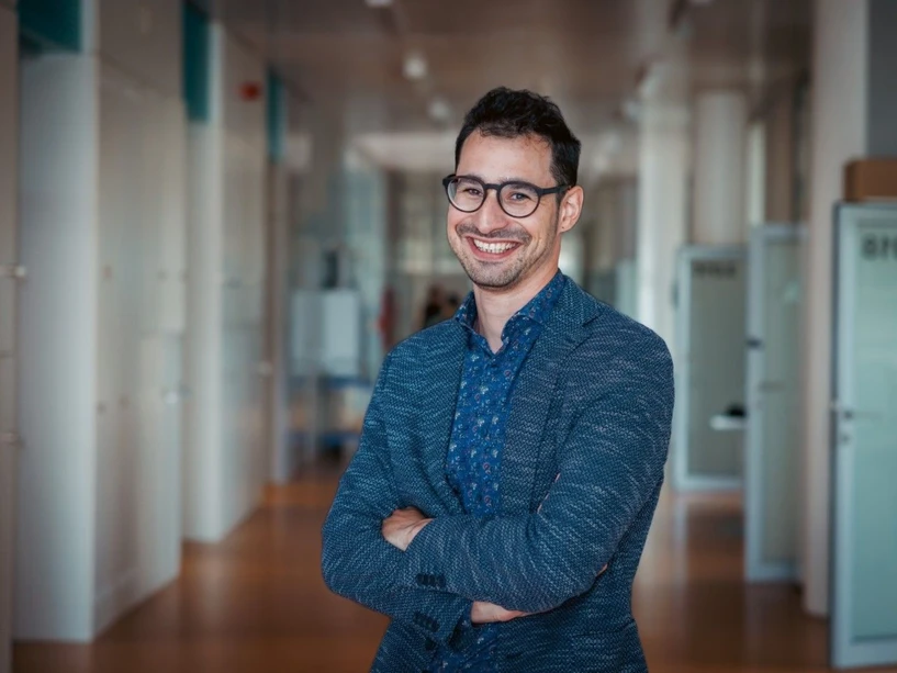 <ul>
<li><strong>Foto:</strong> UPOL/Ota Blahoušek: Prestižní grant Nadace Experientia získal Athanasios Markos. Díky němu vznikne na PřF další výzkumná skupina</li>
</ul>
