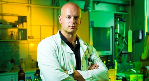 Život ve věku polymerů - rozhovor s Dr. Michaelem Londesboroughem