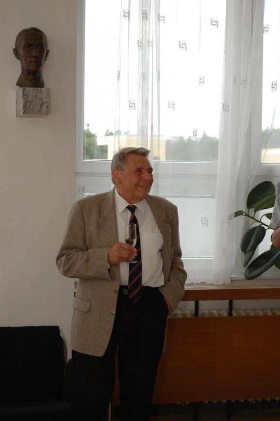 Ústav fyzikální chemie J. Heyrovského: profesor Zdeněk Herman