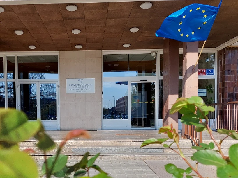 <p>Vědavýzkum.cz: Na Heyrovského ústavu plánují dvě nové spin-off firmy</p>
