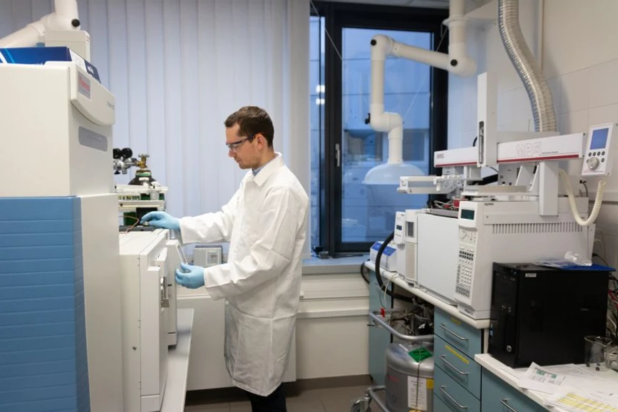 <p>Universitas: RECETOX - Laboratoř pro analýzu vzorků z životního prostředí.</p>
