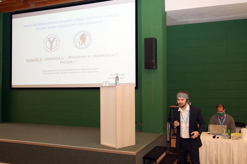 SSJMM: Přednáška: A. Bednařík - MALDI-MS zobrazování isomerů lipidů lišících se v poloze dvojné vazby pomocí off-line ozonizace