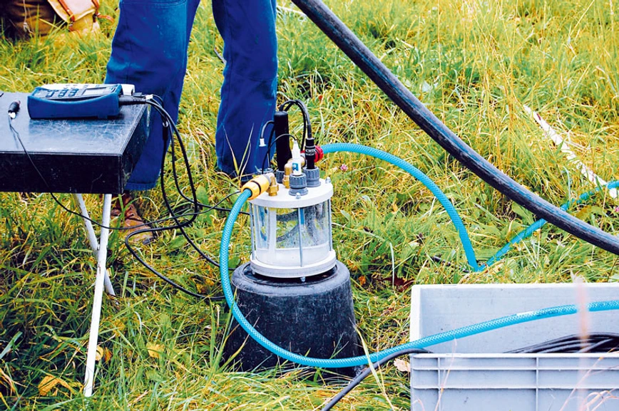 VTEI: Obr. 4. Průtokové cely pro průběžné měření vybraných ukazatelů v terénu