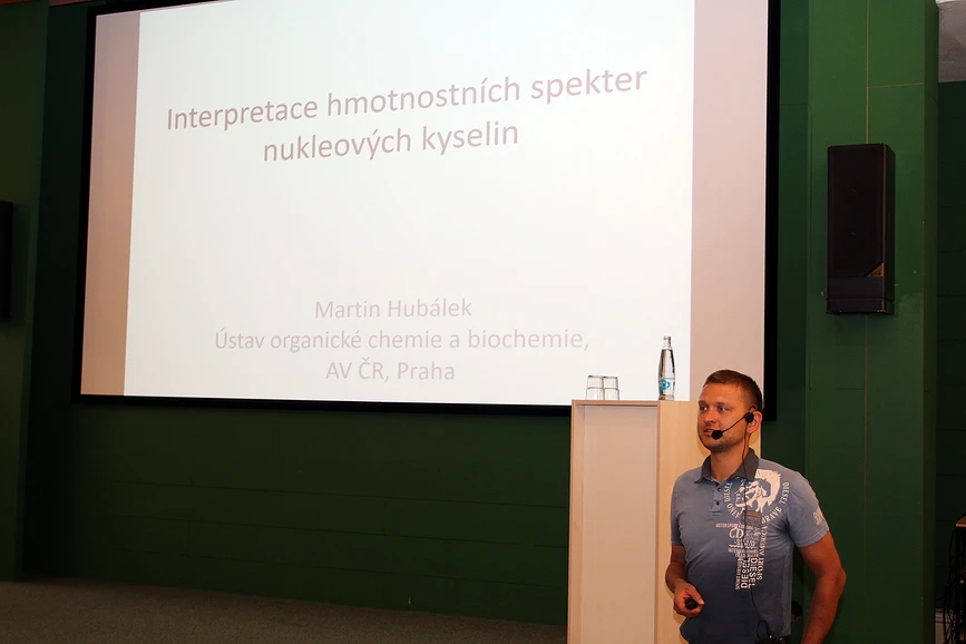 SSJMM: Přednáška: M. Hubálek - Interpretace hmotnostních spekter nukleových kyselin
